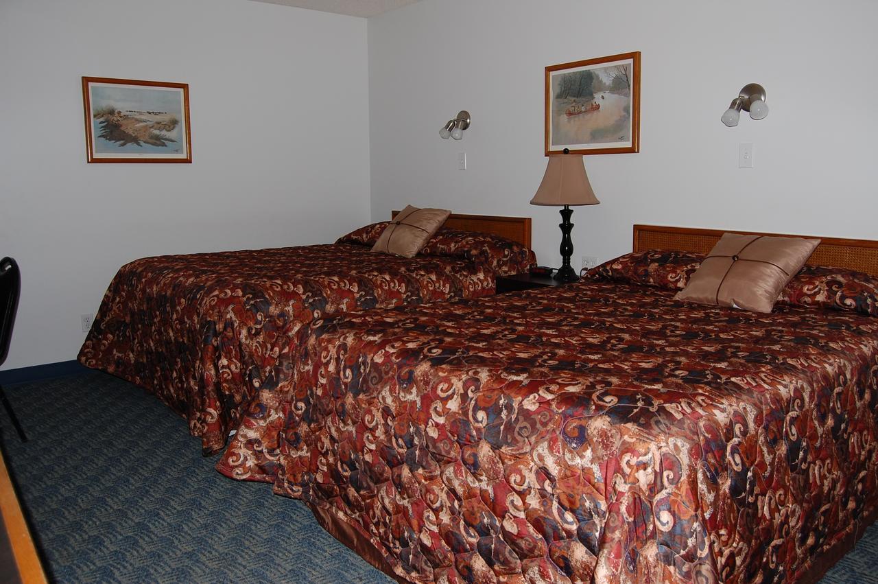 The Home Hotel Boissevain Exterior foto