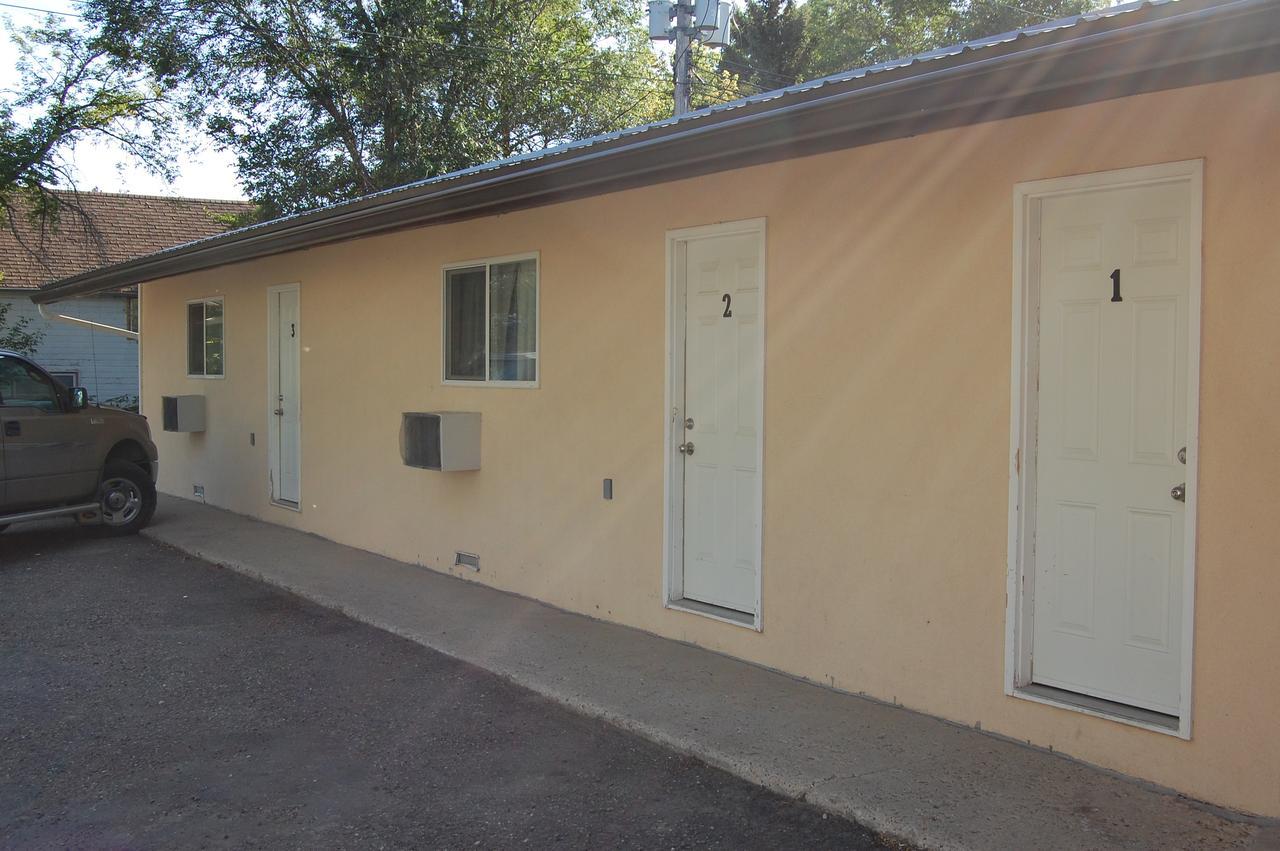 The Home Hotel Boissevain Exterior foto