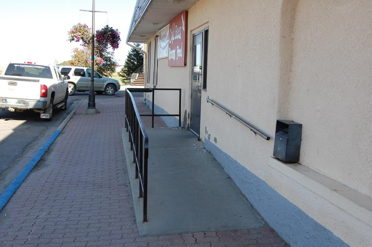 The Home Hotel Boissevain Exterior foto